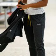 Finis - pantaloni lungi sport lejeri pentru femei Tech W Pants - negru