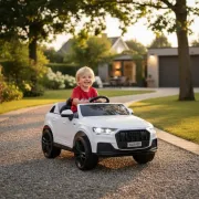 AUDI Q7 WHITE - Masină de jucărie cu baterie