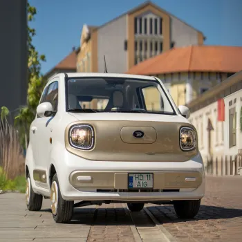 Masina electrica Aigo M1 urbana - autonomie 180 km, 4 locuri, permis B1, Alb Iasomie