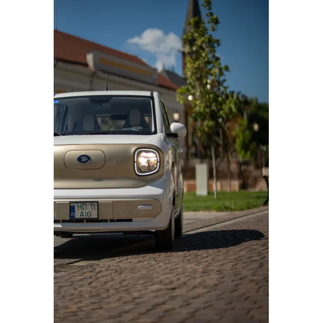 Masina electrica Aigo M1 urbana - autonomie 180 km, 4 locuri, permis B1, Alb Iasomie