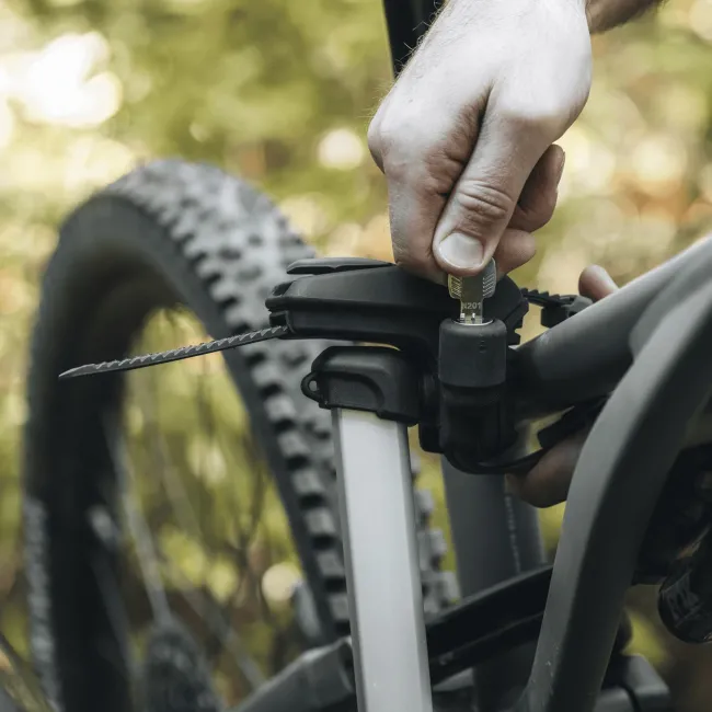Thule Epos 2B - suport pentru 2 biciclete electrice cu montare pe carlig