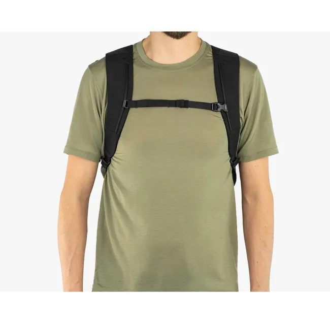 Apidura - rucsac sport urban City Backpack, capacitate 20 litri - gri inchis