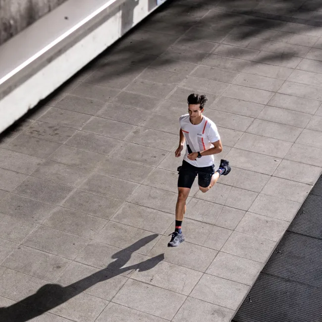 CEP - tricou tehnic - the run shirt round neck short sleeve v5 - white | geometrics