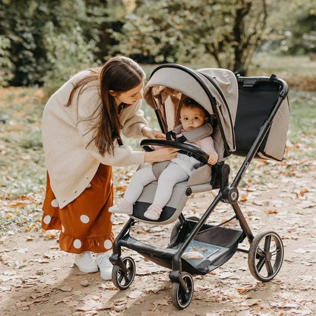 Carucior modular 4in1 Coccolle Lissia Butternut Beige cu Scoica auto iSize Coccolle Knox Black si Baza isofix iSize Coccolle Knox